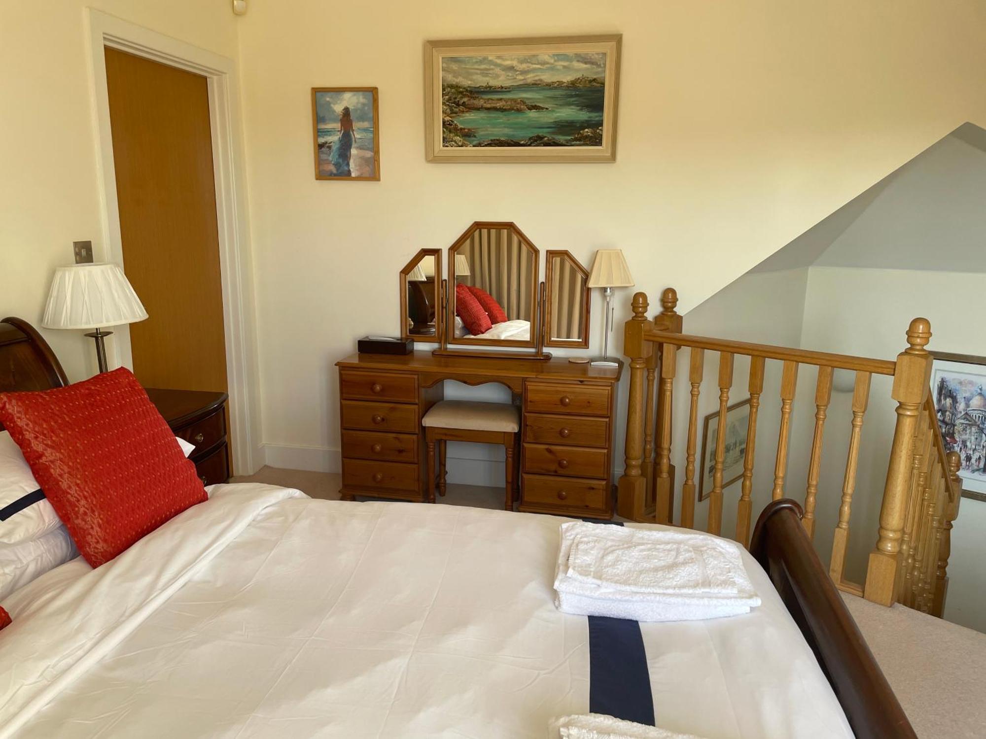 Top Floor En-Suite Double Bedrooms With Great View Of Windsor Castle & Free Parking Exterior foto